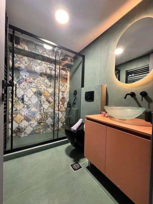 Pop Art Maisonette Apartment *